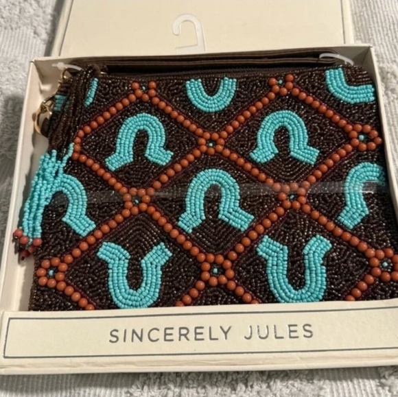🤎🔹️Sincerely Jules🔹️ Horseshoe Beaded Clutch Wristlet Pouch Tassel Zipper - Picture 3 of 6